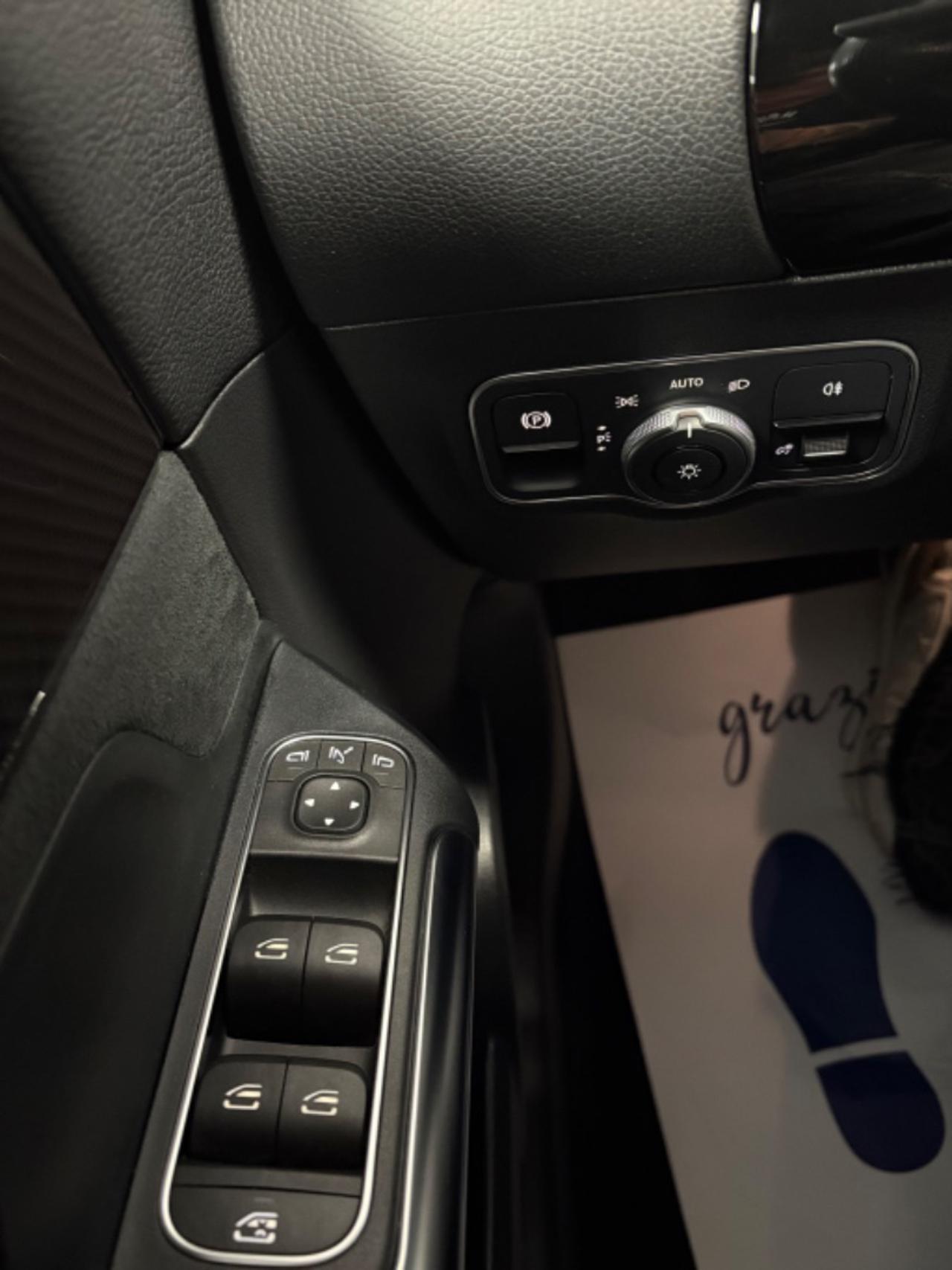 MERCEDES-BENZ GLA 250 e hybrid EQ Premium - 13