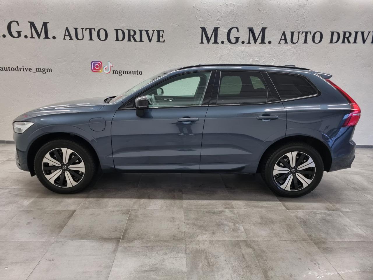 VOLVO XC60 T6 Recharge Plug-in Hybrid AWD automatico Plus Dar - 2