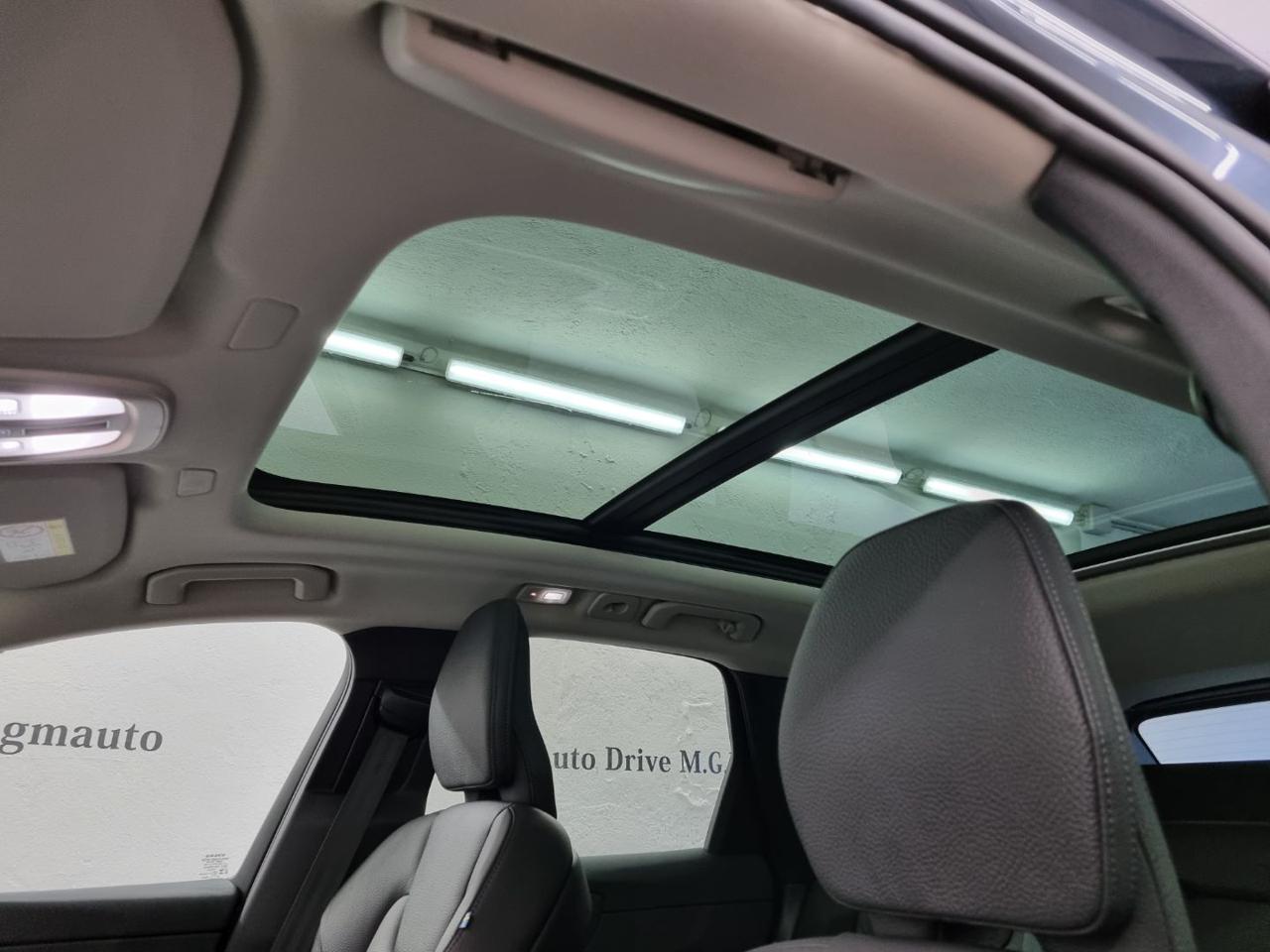 VOLVO XC60 T6 Recharge Plug-in Hybrid AWD automatico Plus Dar - 39