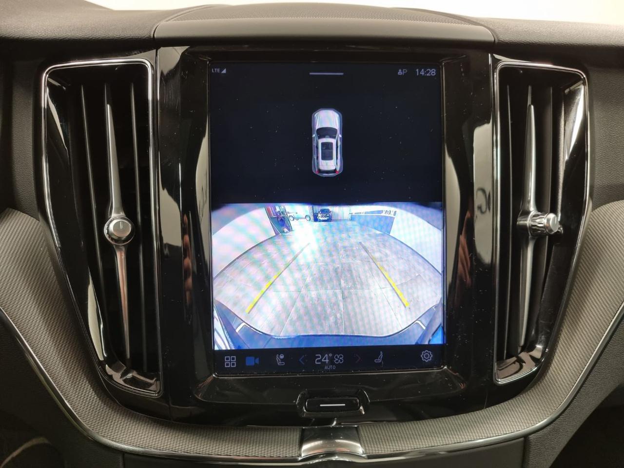 VOLVO XC60 T6 Recharge Plug-in Hybrid AWD automatico Plus Dar - 38