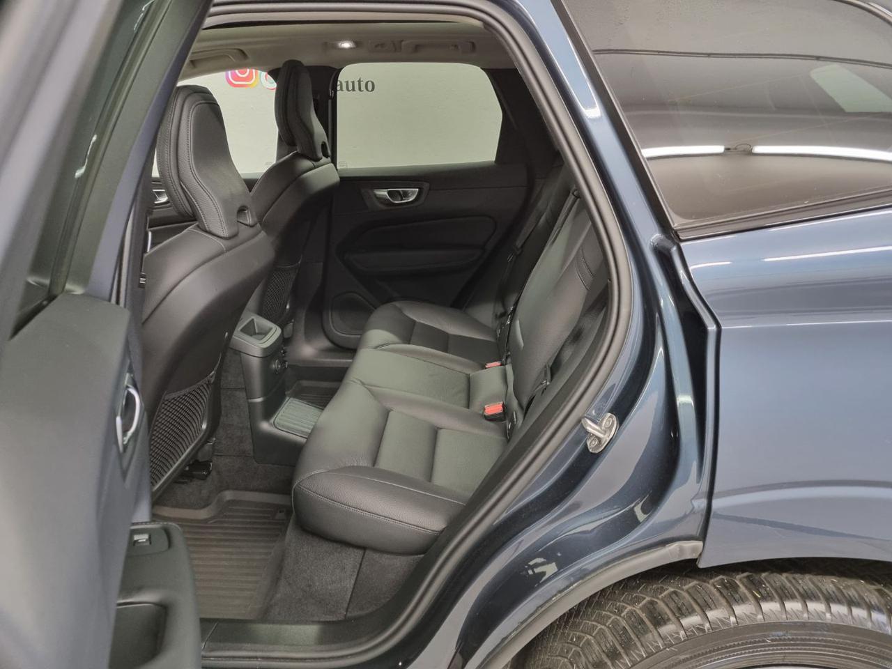 VOLVO XC60 T6 Recharge Plug-in Hybrid AWD automatico Plus Dar - 18