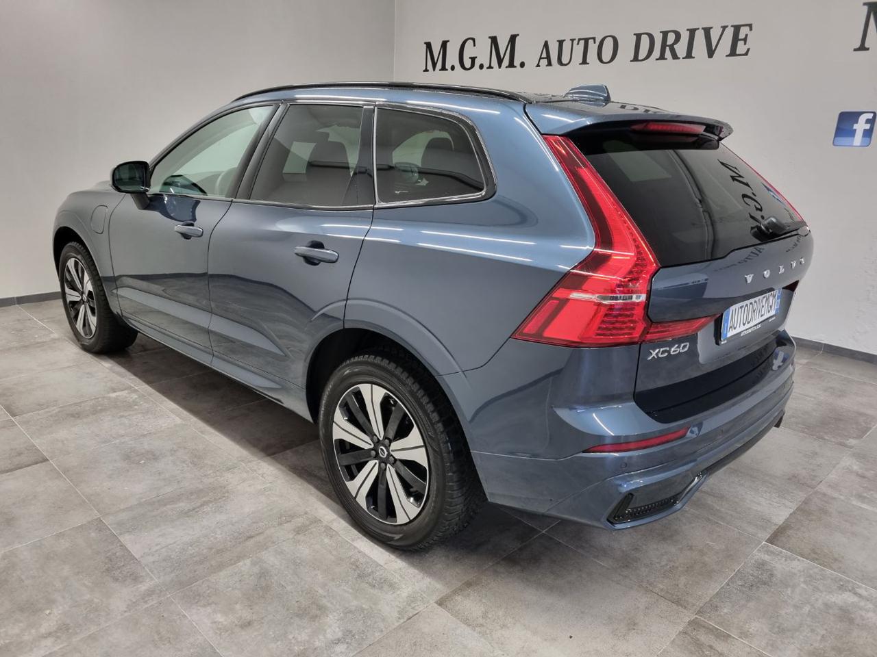 VOLVO XC60 T6 Recharge Plug-in Hybrid AWD automatico Plus Dar - 7