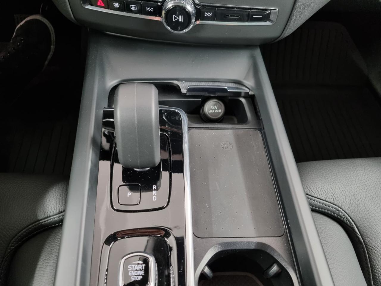 VOLVO XC60 T6 Recharge Plug-in Hybrid AWD automatico Plus Dar - 34