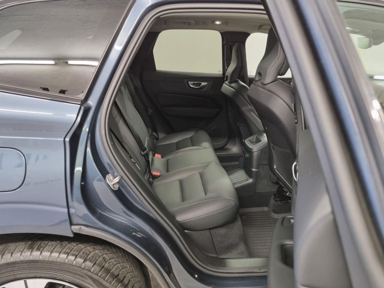 VOLVO XC60 T6 Recharge Plug-in Hybrid AWD automatico Plus Dar - 23