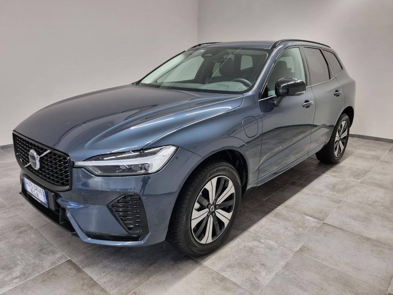 VOLVO XC60 T6 Recharge Plug-in Hybrid AWD automatico Plus Dar - 9