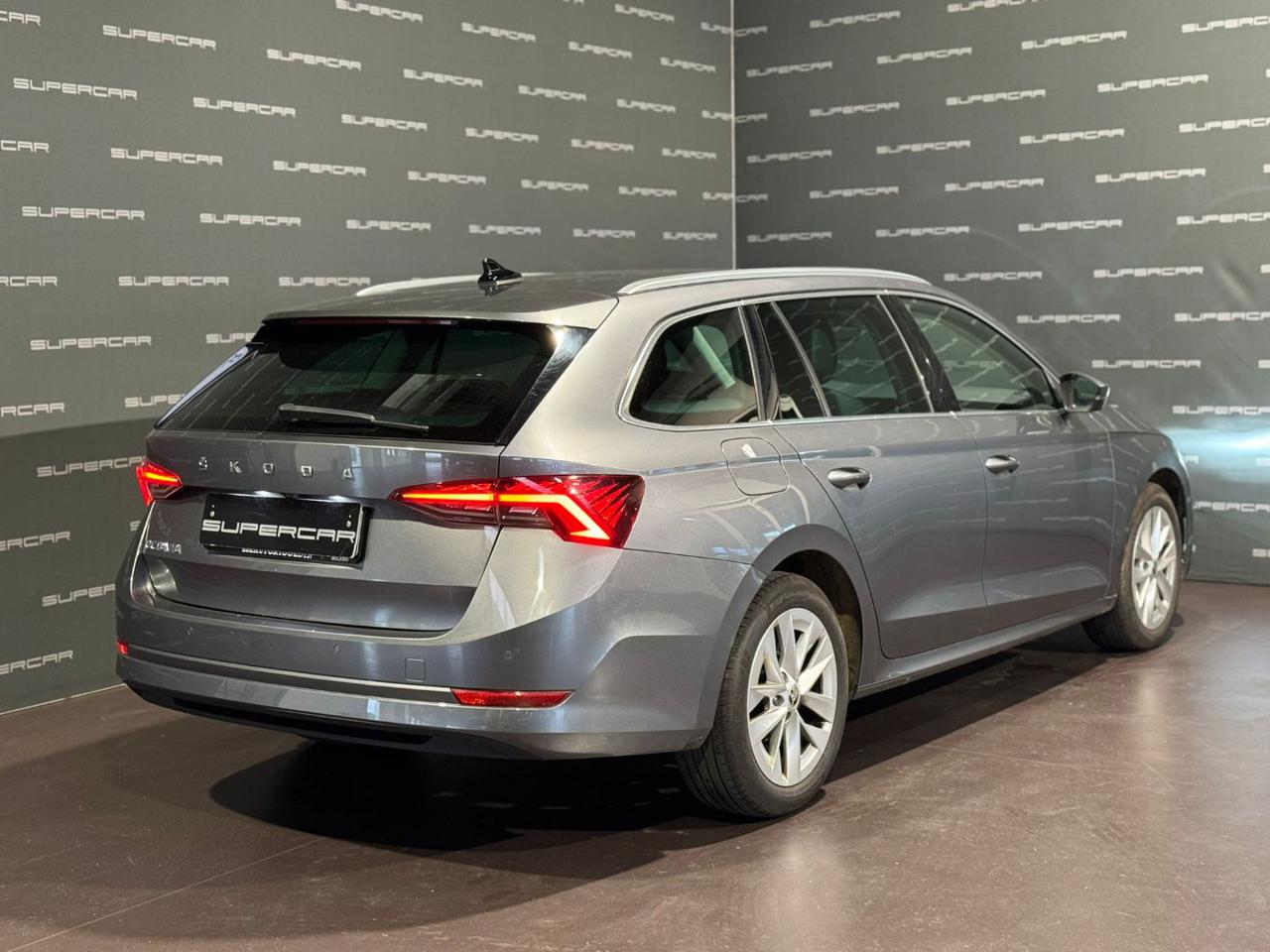 SKODA Octavia 2.0 TDI EVO SCR DSG Wagon Style - 3