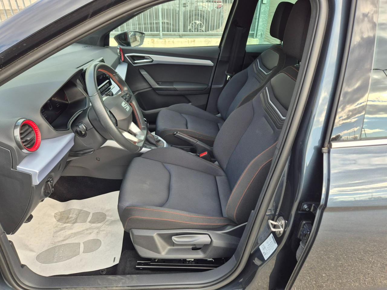 SEAT Arona 1.0 EcoTSI FR - 9