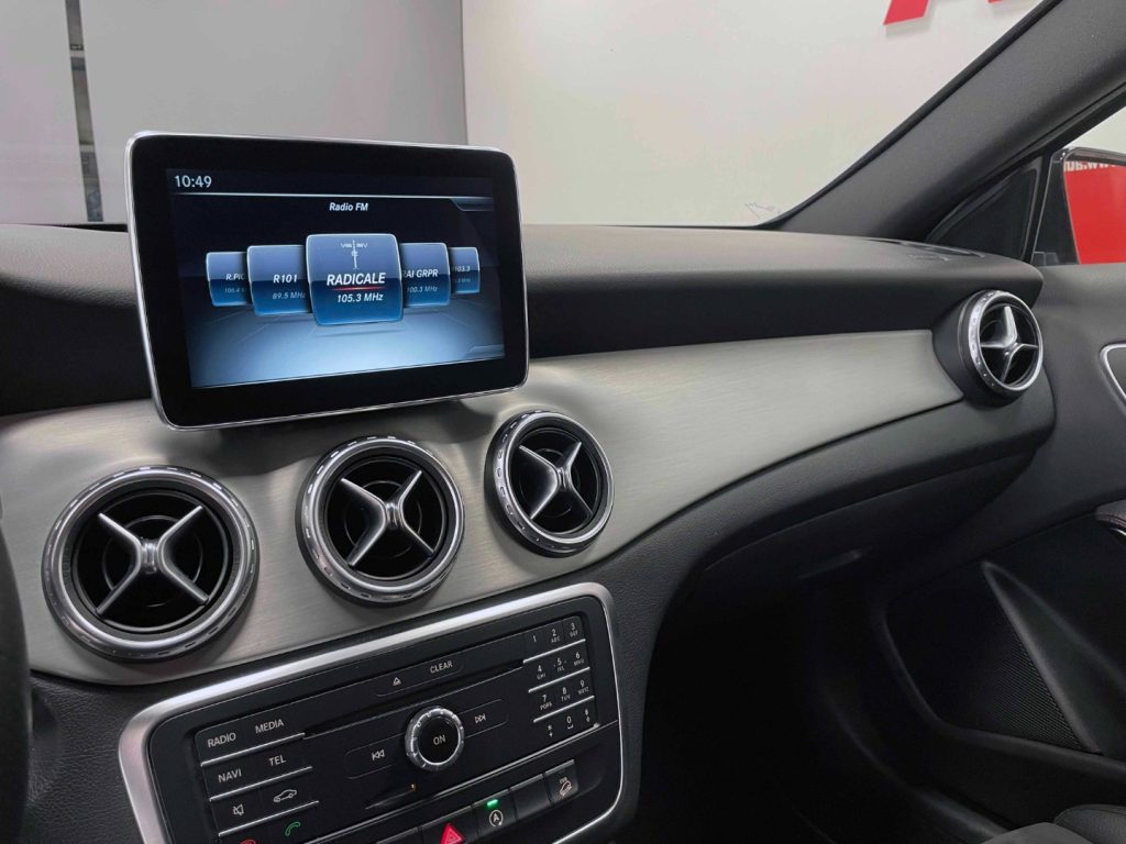 MERCEDES-BENZ GLA 220 D SPORT 4MATIC 177CV AUTO - 19