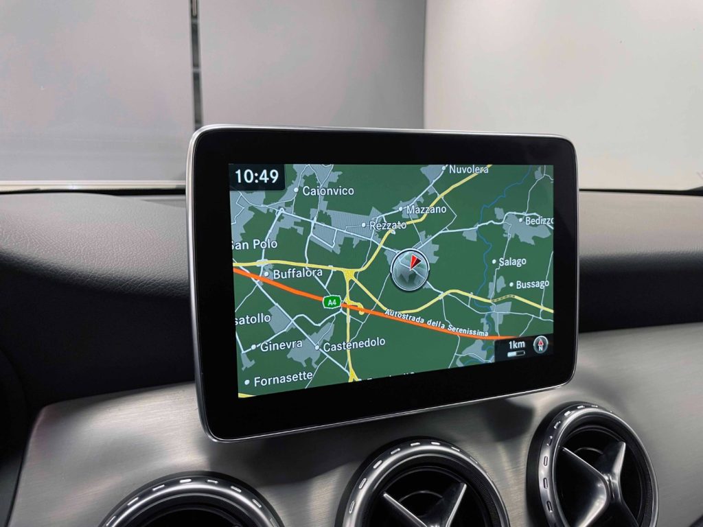 MERCEDES-BENZ GLA 220 D SPORT 4MATIC 177CV AUTO - 22