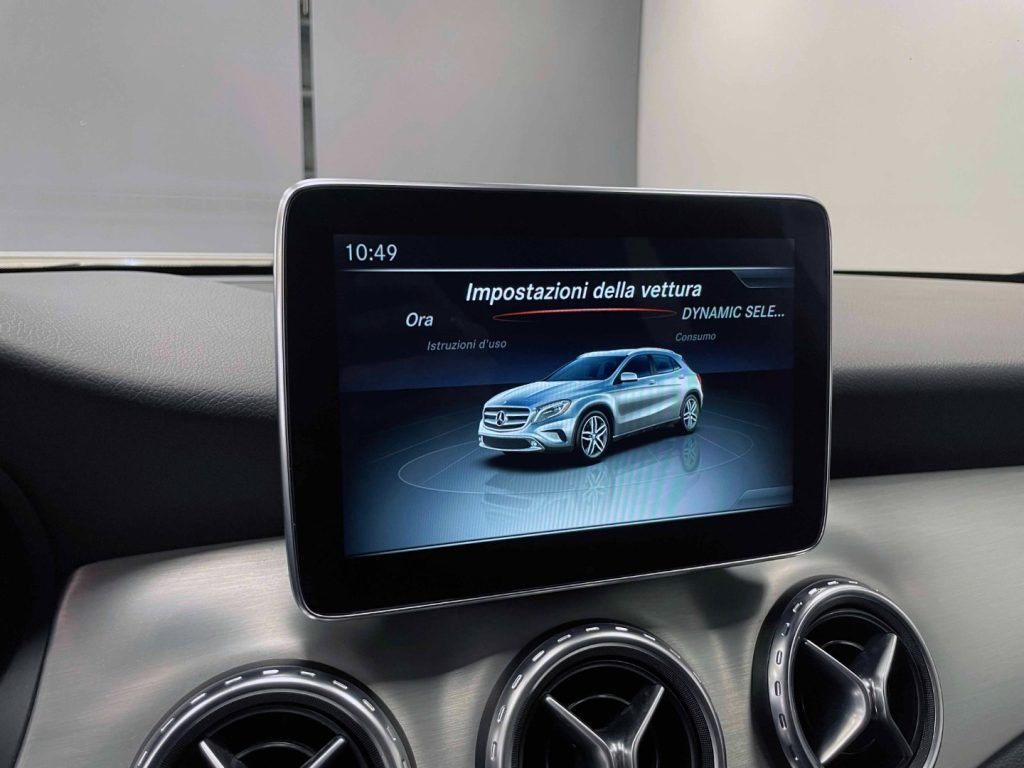 MERCEDES-BENZ GLA 220 D SPORT 4MATIC 177CV AUTO - 24