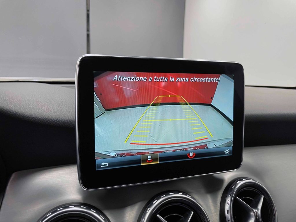 MERCEDES-BENZ GLA 220 D SPORT 4MATIC 177CV AUTO - 25