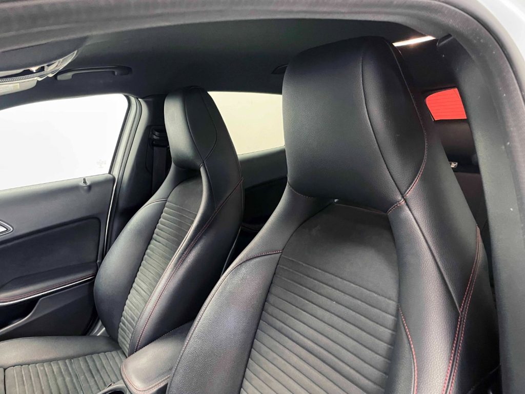 MERCEDES-BENZ GLA 220 D SPORT 4MATIC 177CV AUTO - 42