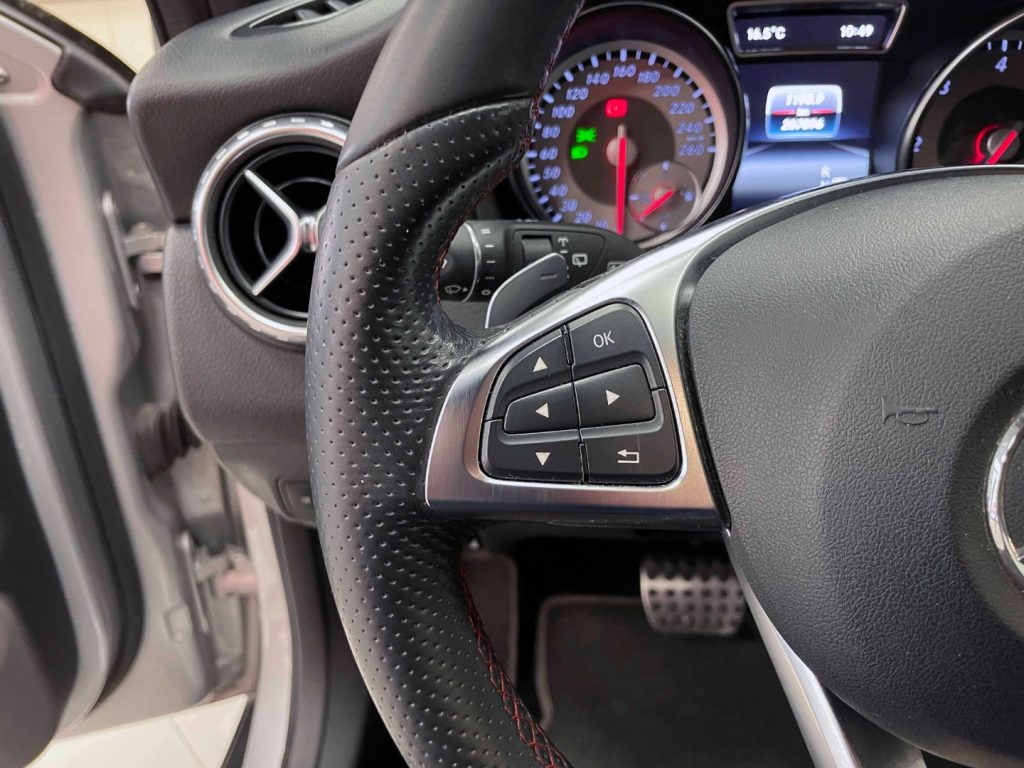 MERCEDES-BENZ GLA 220 D SPORT 4MATIC 177CV AUTO - 44