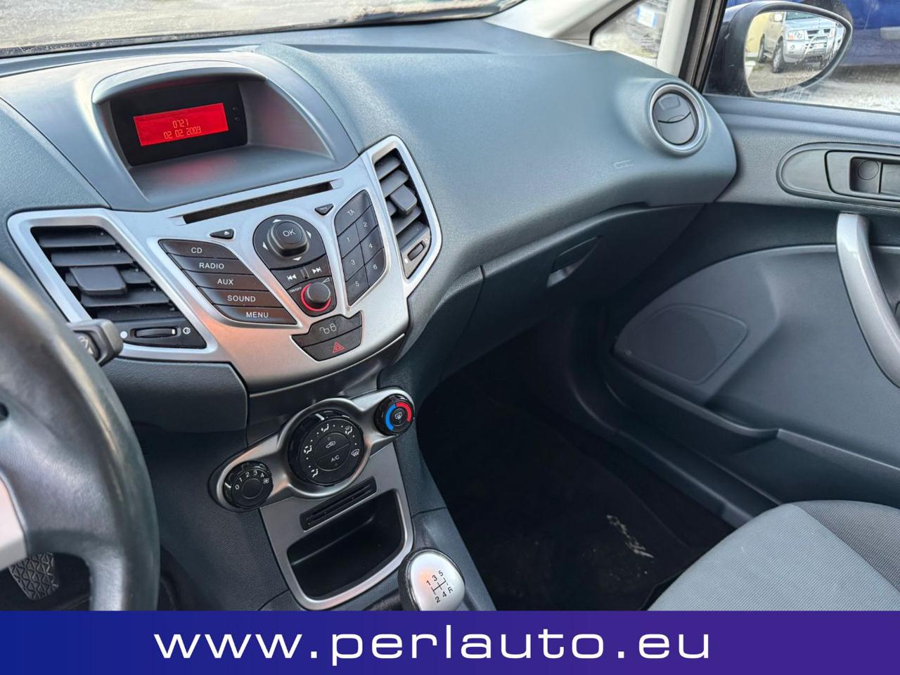 FORD Fiesta 1.4 TDCi 68CV 5 porte Titanium - 11