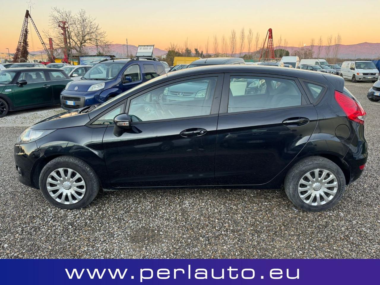 FORD Fiesta 1.4 TDCi 68CV 5 porte Titanium - 4