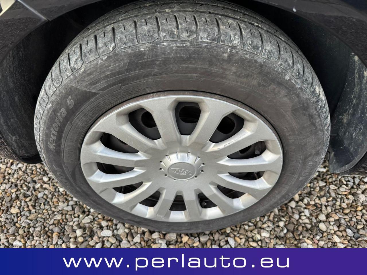 FORD Fiesta 1.4 TDCi 68CV 5 porte Titanium - 14