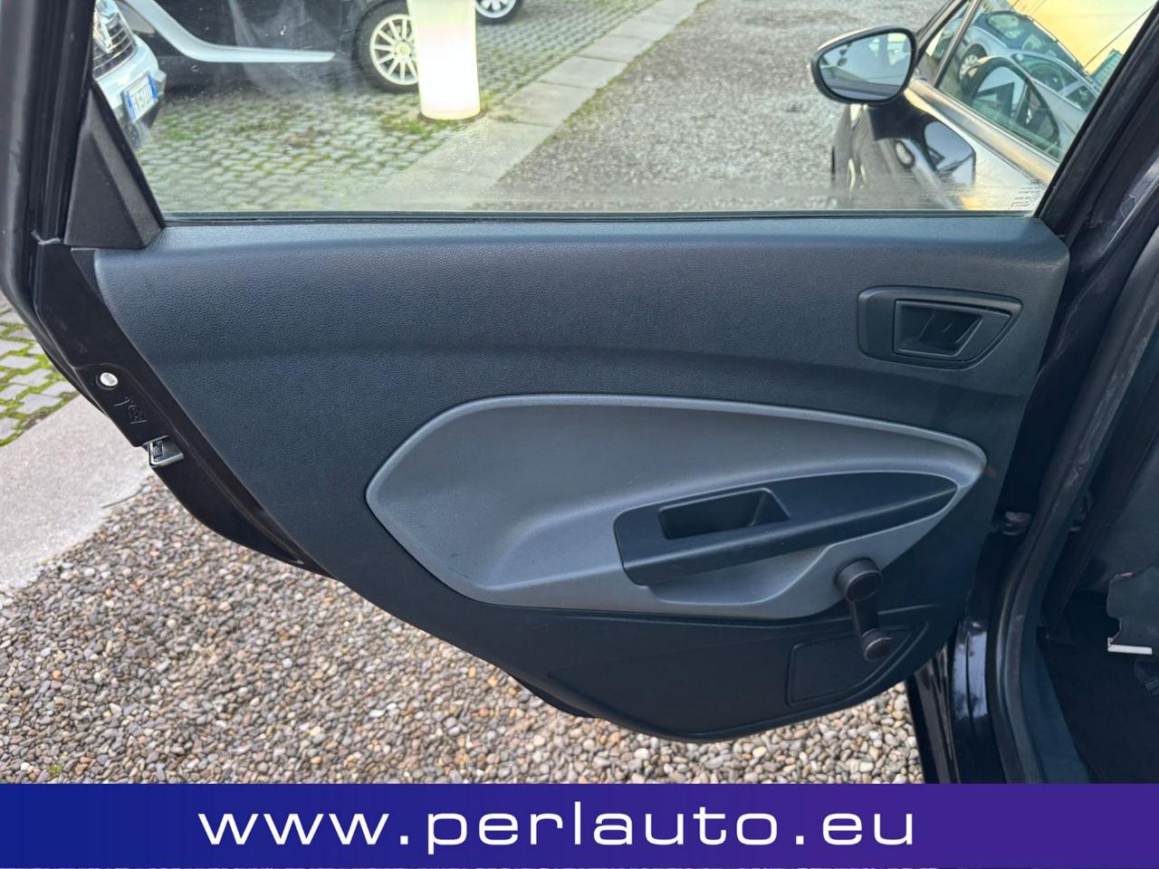 FORD Fiesta 1.4 TDCi 68CV 5 porte Titanium - 12