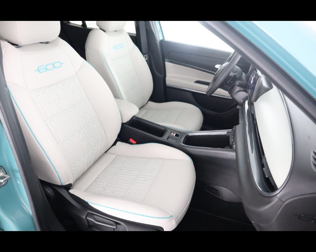 FIAT 600 1.2 hybrid La Prima 110cv auto - 17