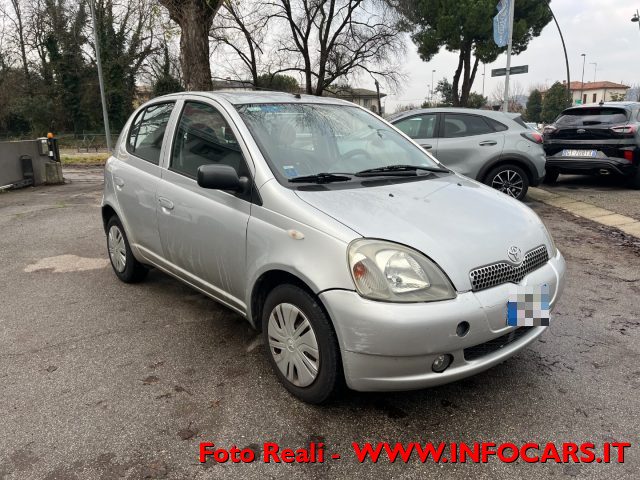 TOYOTA Yaris Argento pastello