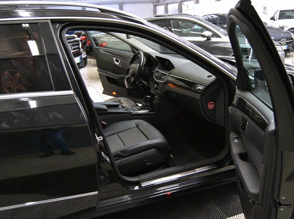 MERCEDES-BENZ E 200 CDI S.W. BlueEFFICIENCY Avantgarde** - 4