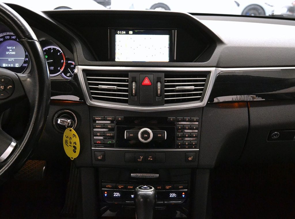 MERCEDES-BENZ E 200 CDI S.W. BlueEFFICIENCY Avantgarde** - 6