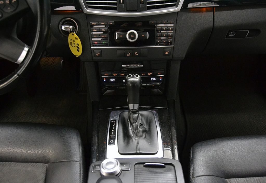 MERCEDES-BENZ E 200 CDI S.W. BlueEFFICIENCY Avantgarde** - 7