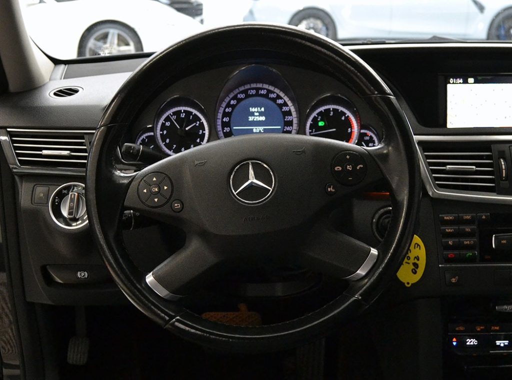 MERCEDES-BENZ E 200 CDI S.W. BlueEFFICIENCY Avantgarde** - 8