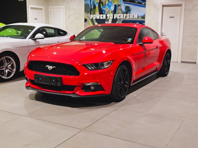 FORD Mustang Rosso pastello