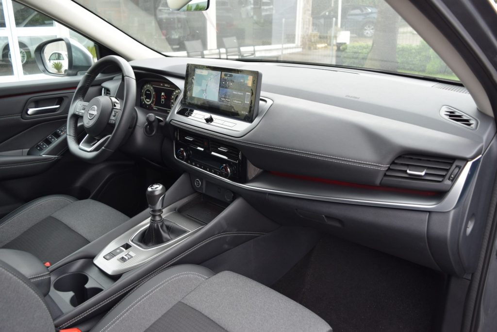 NISSAN Qashqai 1.3 MHEV N-Connecta 140 CV - 8