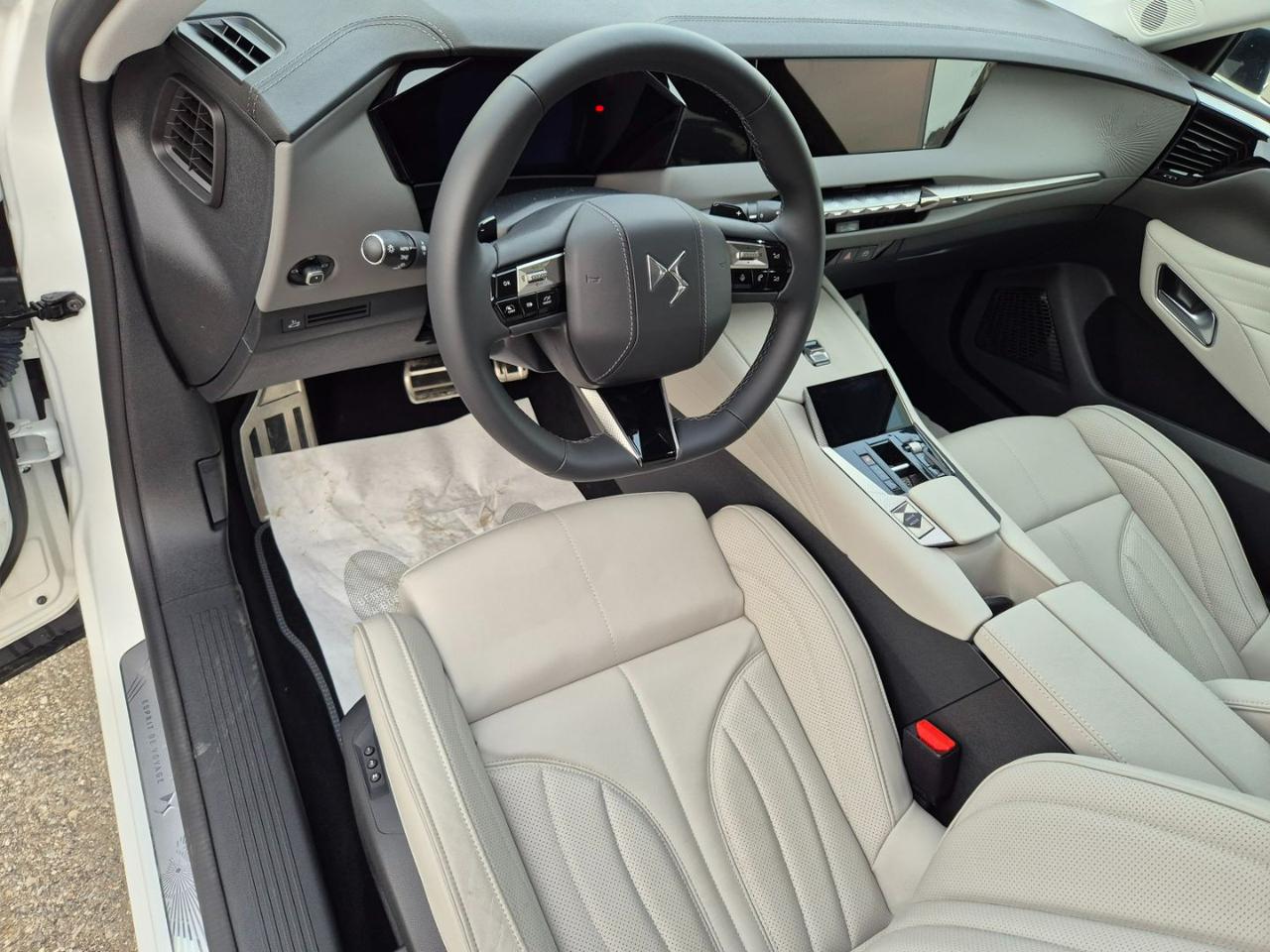 DS AUTOMOBILES DS 4 BlueHDi 130 aut. Esprit de Voyage - 10