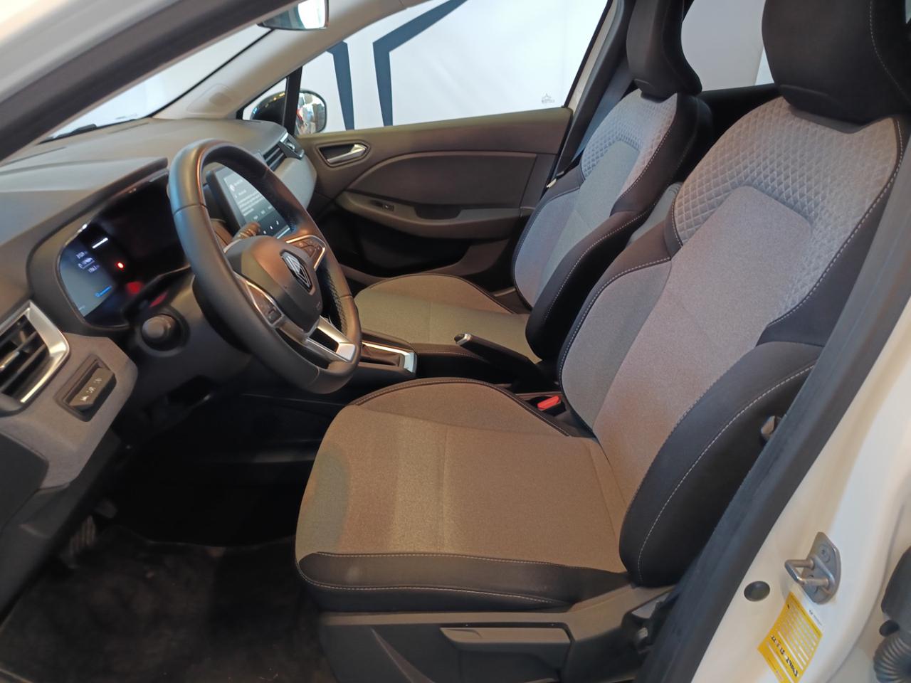 RENAULT Clio Full Hybrid Automatica 145 CV Evolution - 8