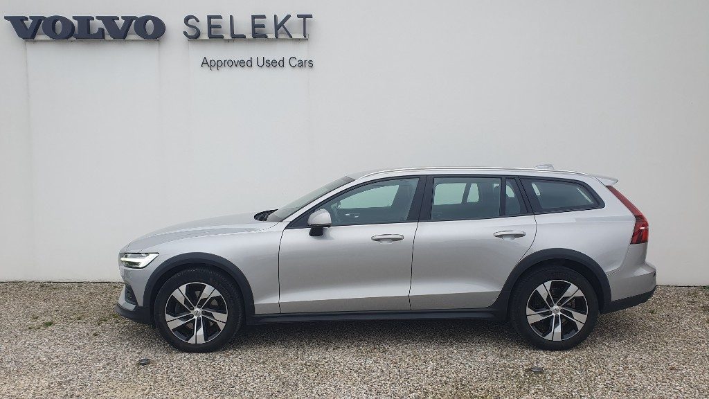 VOLVO V60 Cross Country B4 (d) AWD automatico Plus - Foto 2