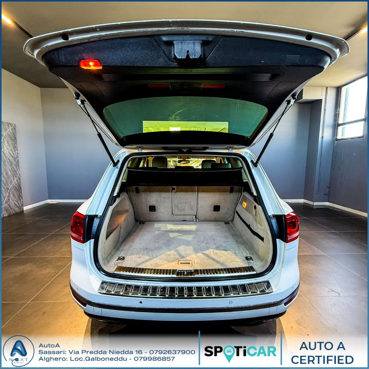 VOLKSWAGEN Touareg 3.0 TDI 204 CV tiptronic BlueMotion Techn. Executi - 9