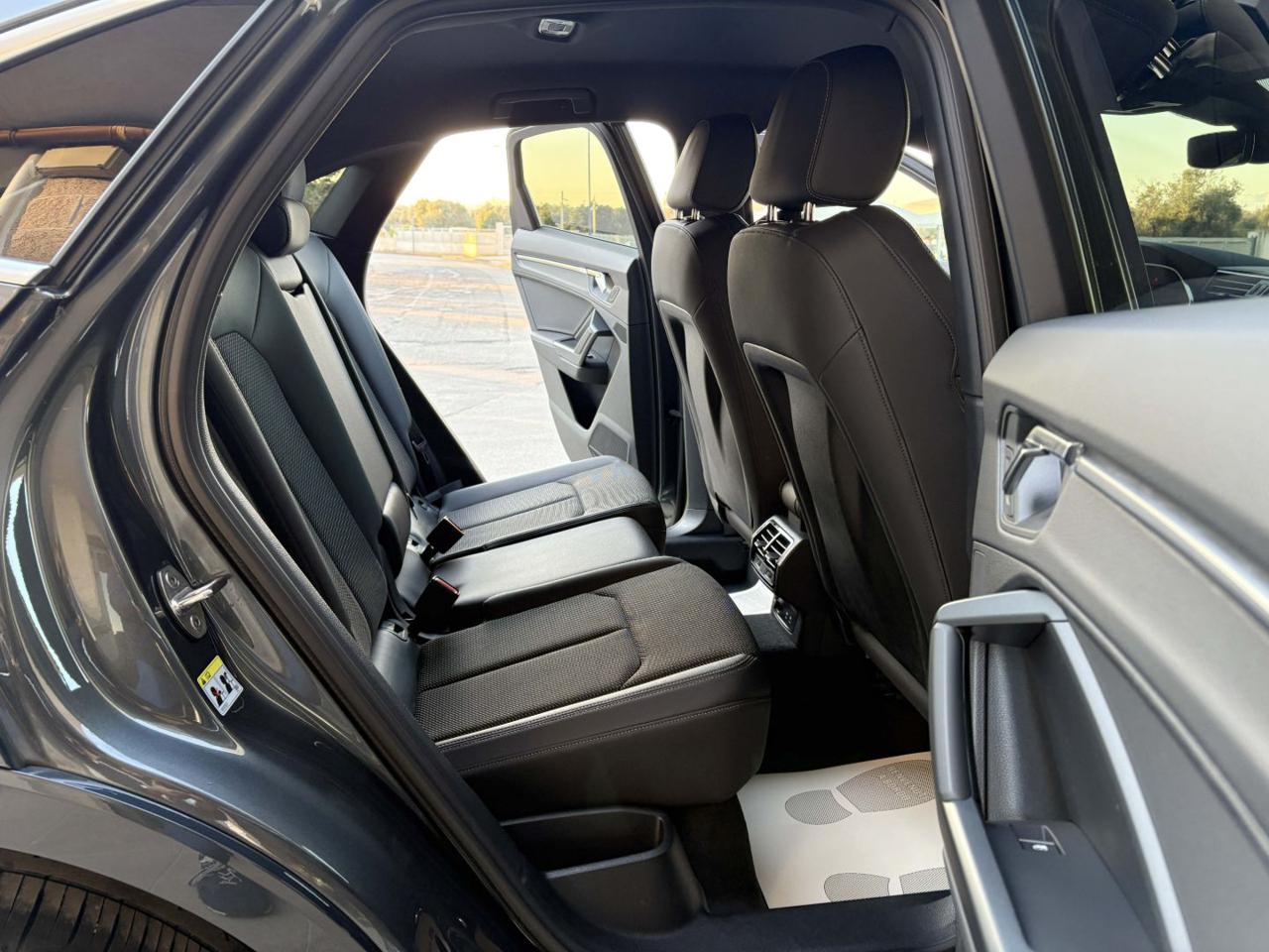 AUDI Q3 SPB Sportback 35 TDI S tronic S line edition - 11