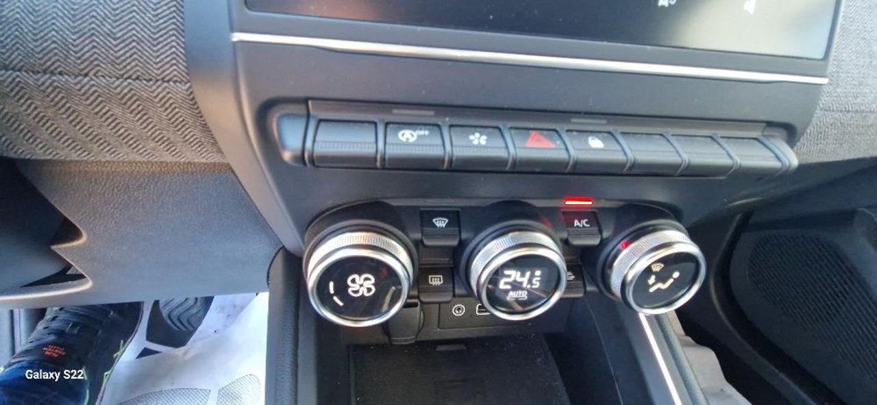 RENAULT Clio TCe 90 CV 5 porte Techno ok neopatentati - 10