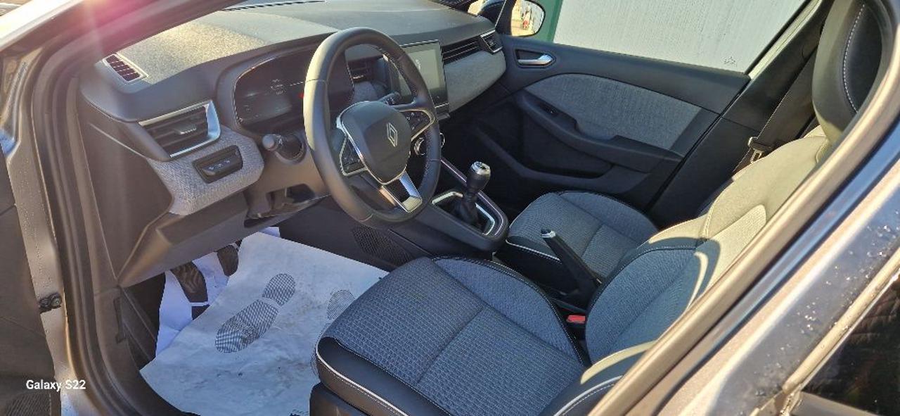 RENAULT Clio TCe 90 CV 5 porte Techno ok neopatentati - 4