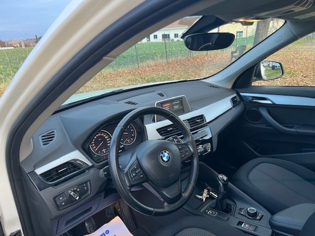 BMW X1 sDrive18d Advantage - 11