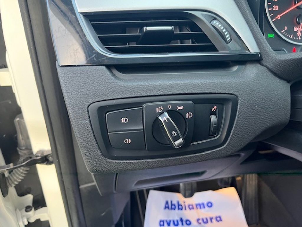 BMW X1 sDrive18d Advantage - 12