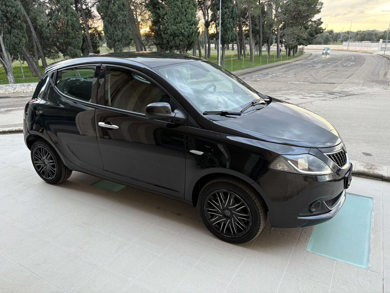 LANCIA Ypsilon 1.0 FireFly 5 porte S&S Hybrid Gold 5 posti. - 3
