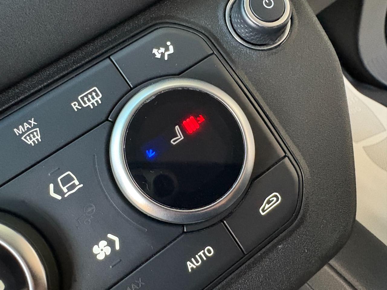 LAND ROVER Defender 110 3.0D I6 200 CV AWD Auto SE 7 POSTI. - 29