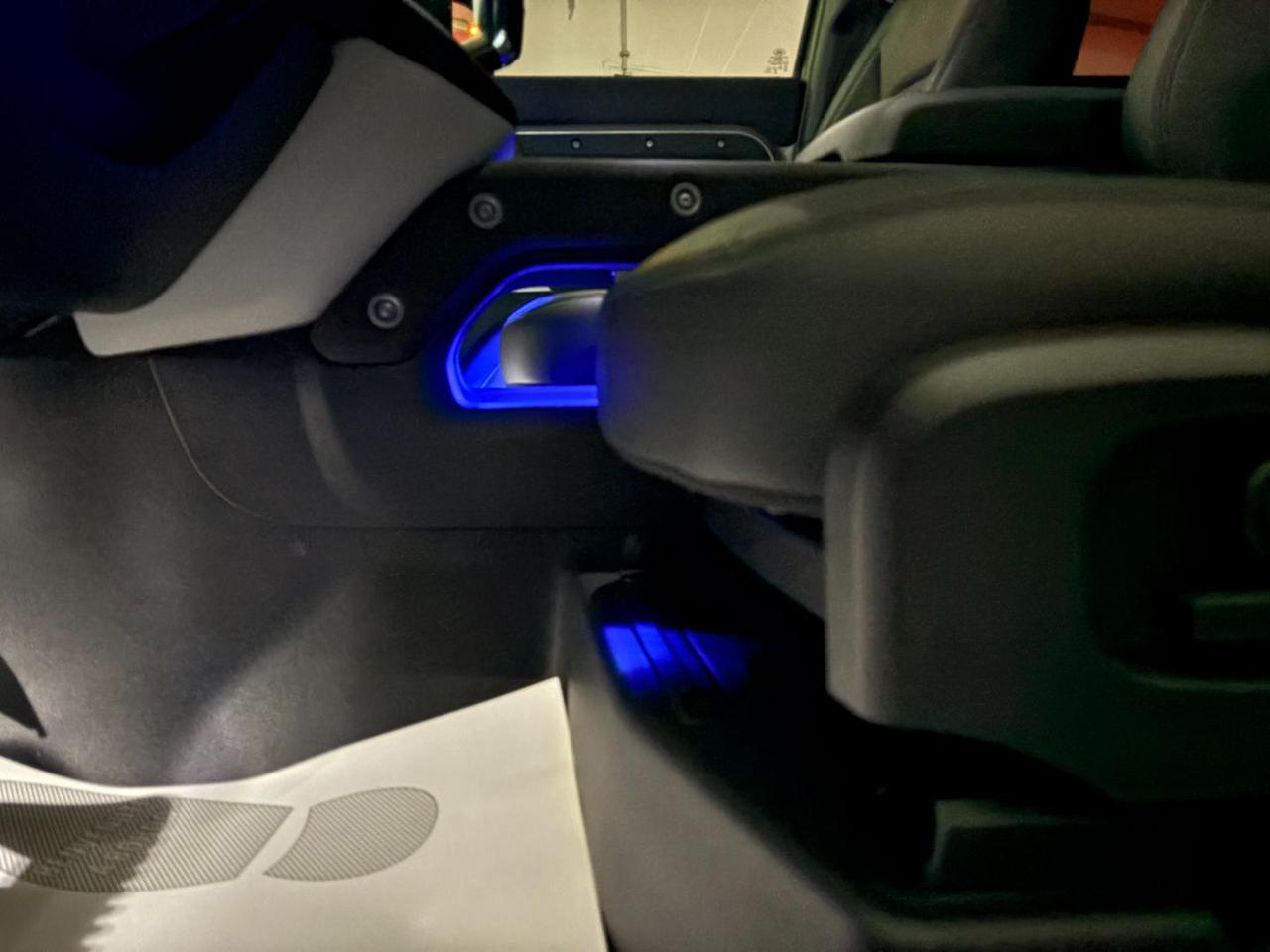 LAND ROVER Defender 110 3.0D I6 200 CV AWD Auto SE 7 POSTI. - 46