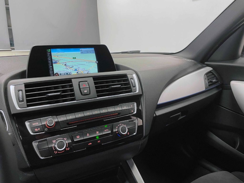 BMW 118 118D M-SPORT 5P - 20