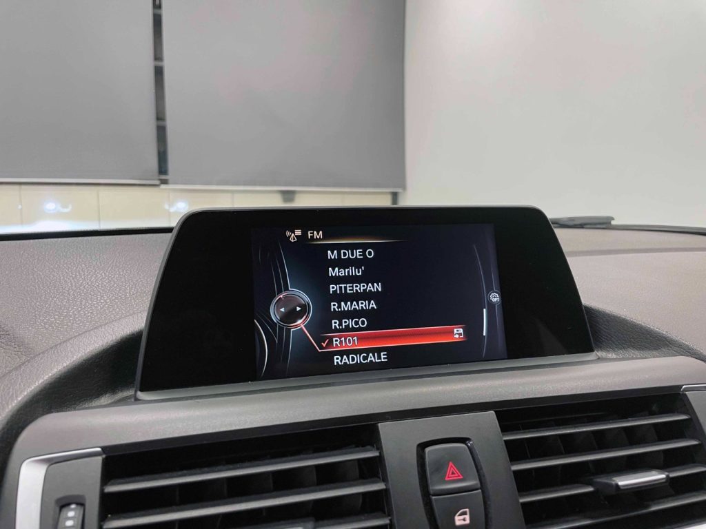 BMW 118 118D M-SPORT 5P - 25