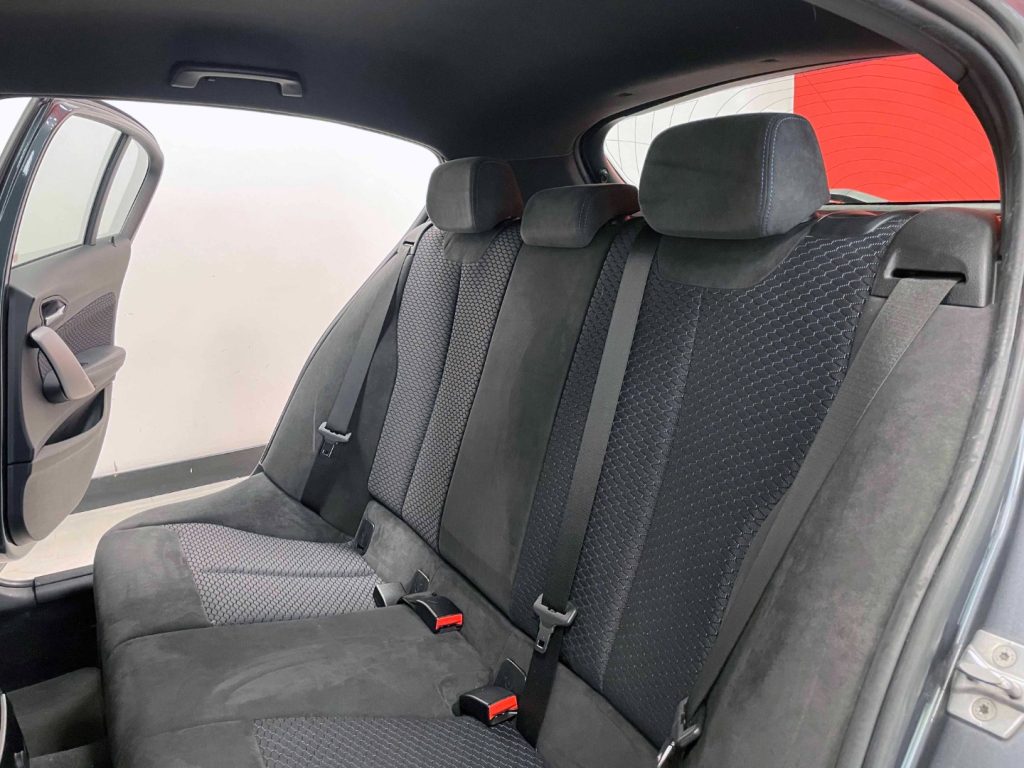 BMW 118 118D M-SPORT 5P - 29