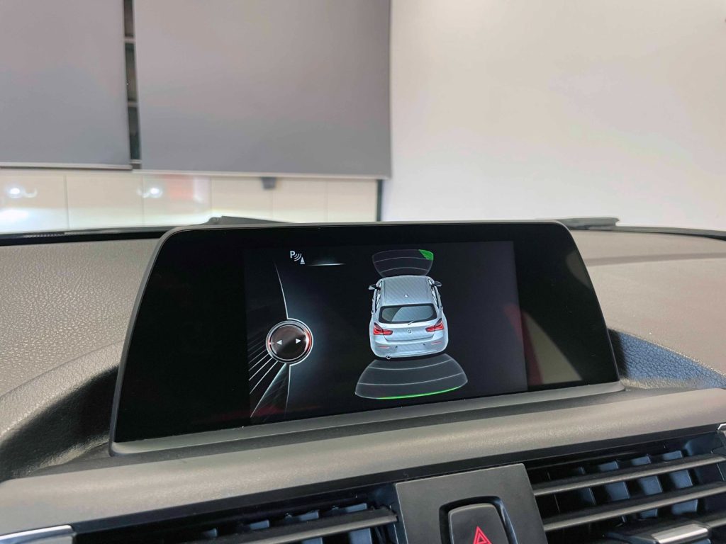 BMW 118 118D M-SPORT 5P - 26