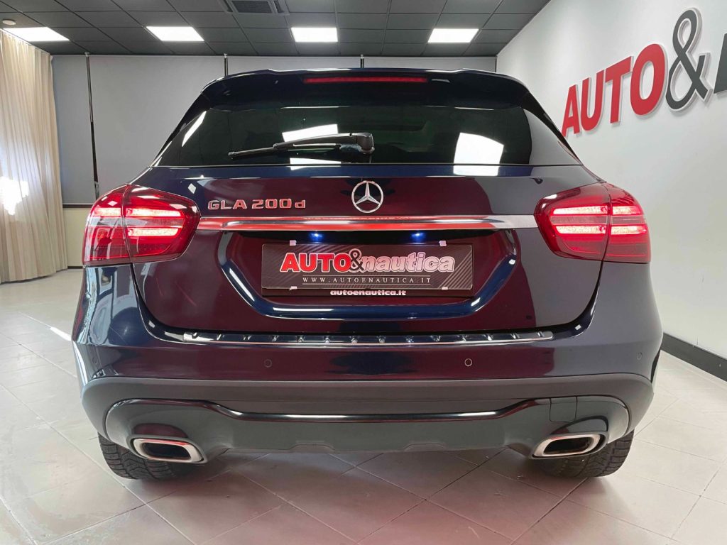 MERCEDES-BENZ GLA 200 D SPORT AUTO - 11