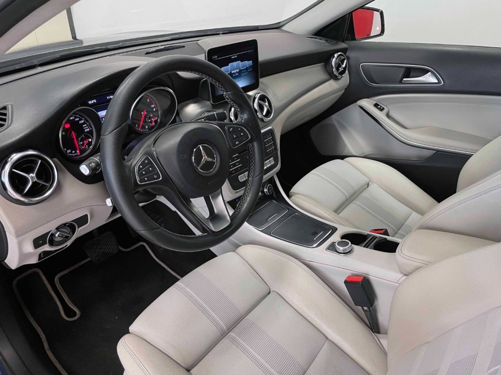 MERCEDES-BENZ GLA 200 D SPORT AUTO - 16