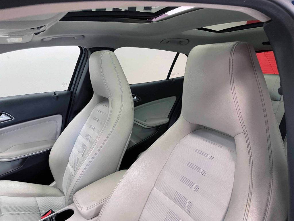 MERCEDES-BENZ GLA 200 D SPORT AUTO - 18