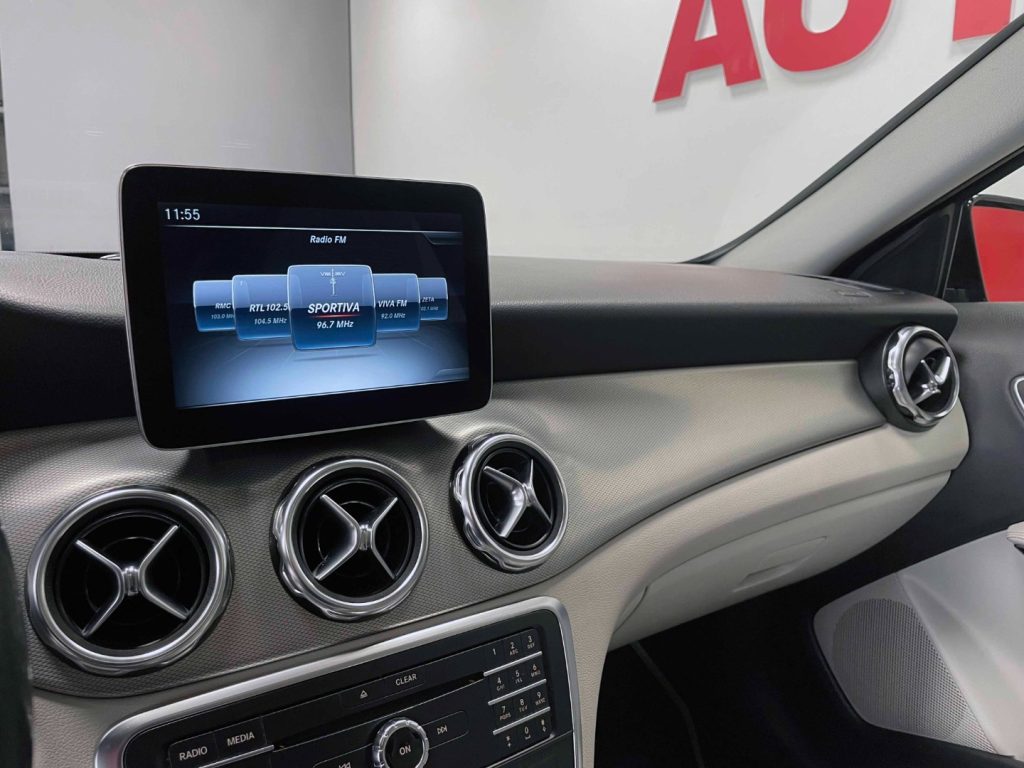 MERCEDES-BENZ GLA 200 D SPORT AUTO - 20