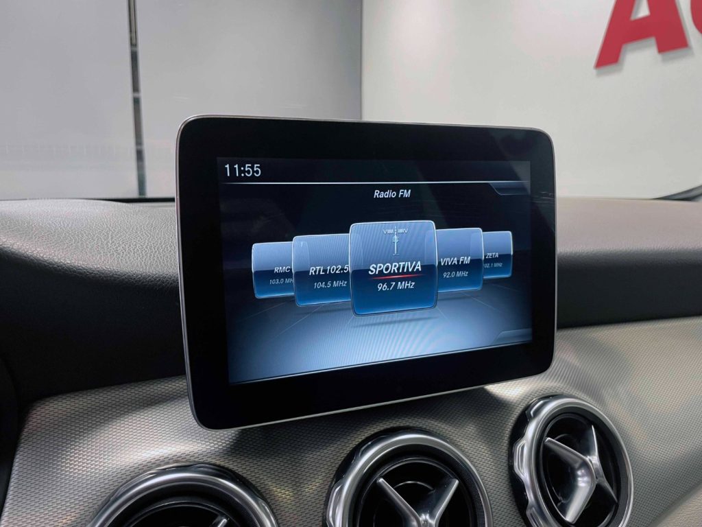 MERCEDES-BENZ GLA 200 D SPORT AUTO - 21